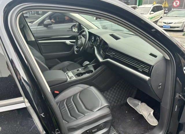 
								Volkswagen Touareg, 2022 full									