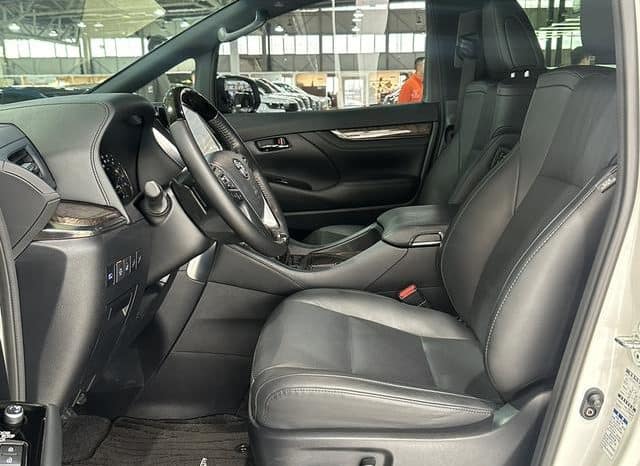 
								Toyota Vellfire (II), 2022 full									