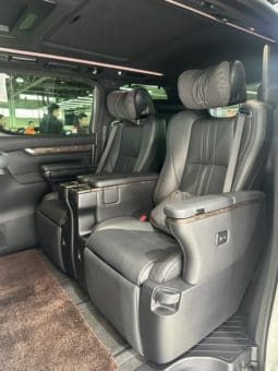 
										Toyota Vellfire (II), 2022 full									