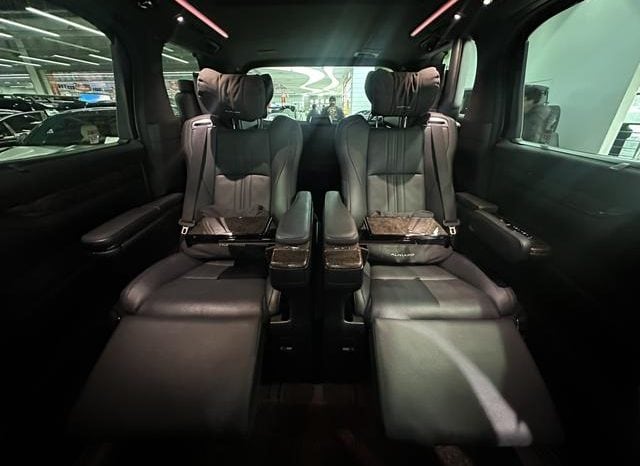 
								Toyota Vellfire (II), 2022 full									
