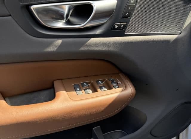 
								Volvo XC60, 2024 full									