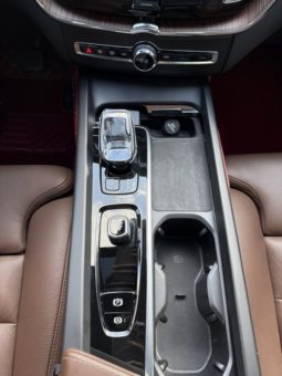 
										Volvo XC60, 2024 full									