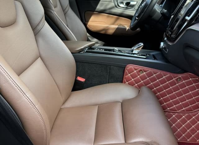 
								Volvo XC60, 2024 full									