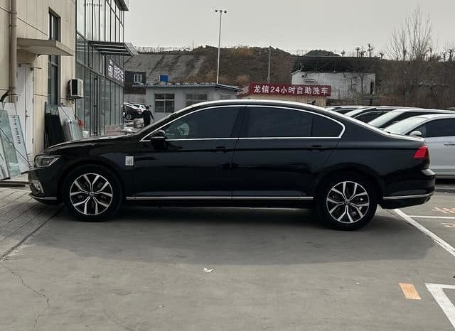 
								Volkswagen Magotan, 2022 full									