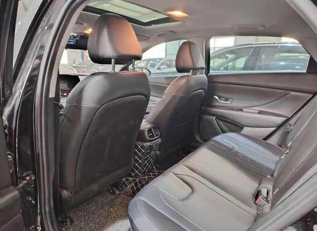 
								Hyundai Elantra (VII), 2023 full									