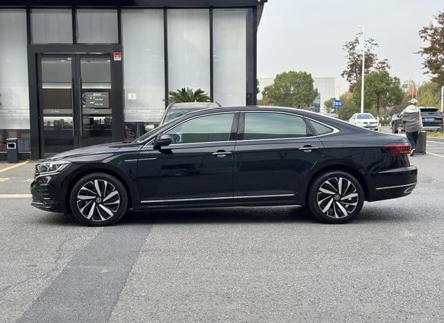 
								Volkswagen Passat, 2023 full									