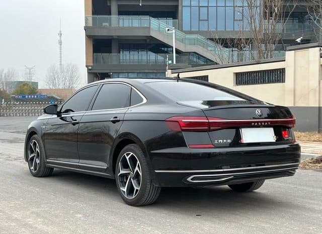 
								Volkswagen Passat, 2023 full									