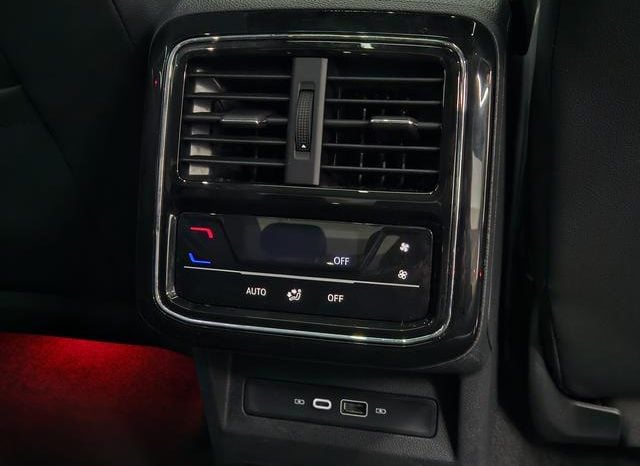 
								Volkswagen Passat, 2023 full									