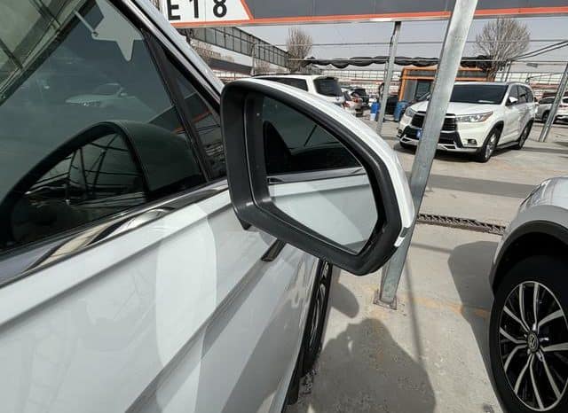 
								Volkswagen Tiguan L, 2023 full									