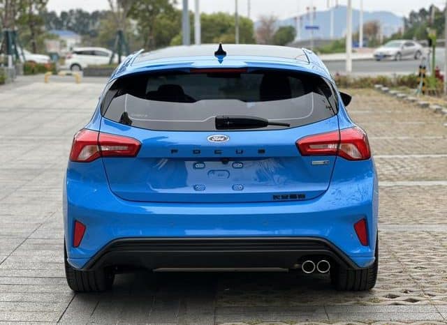 
								Ford Focus, 2023 full									