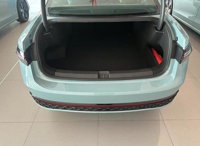 
								Volkswagen Passat, 2024 full									