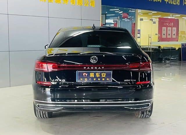 
								Volkswagen Passat, 2025 full									