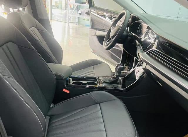 
								Volkswagen Passat, 2025 full									