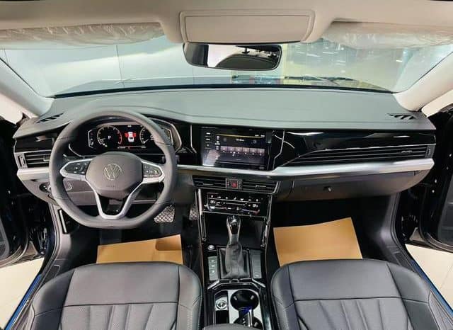 
								Volkswagen Passat, 2025 full									