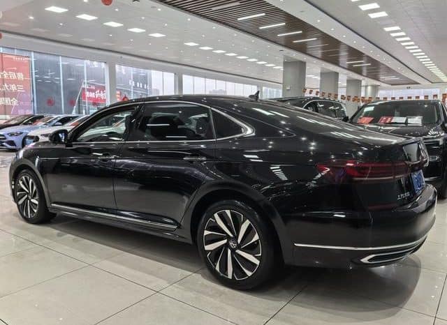 
								Volkswagen Passat, 2023 full									