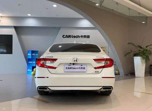 
								Honda Accord, 2021 full									