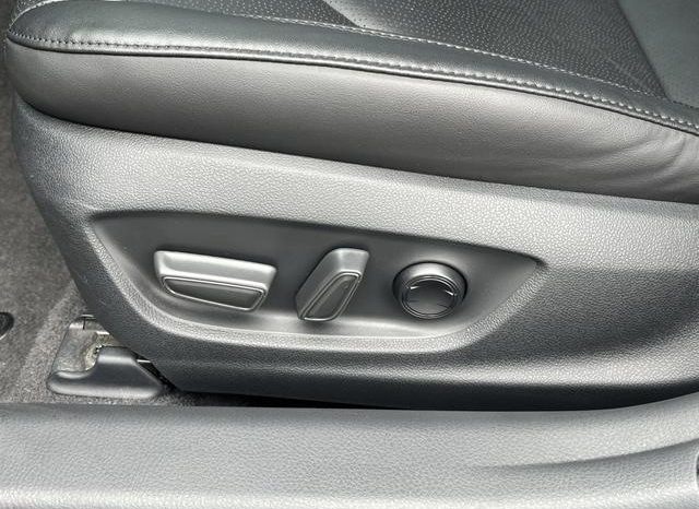 
								Toyota Avalon, 2022 full									