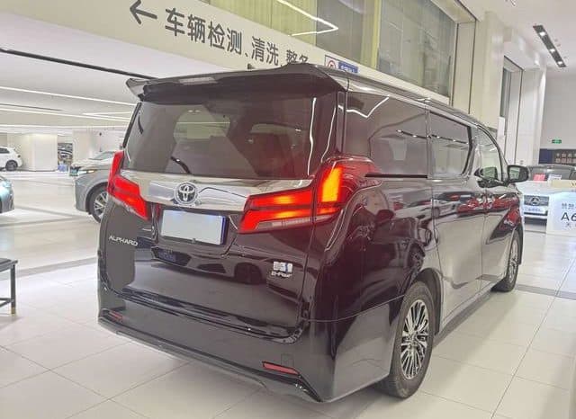 
								Toyota Vellfire (II), 2022 full									