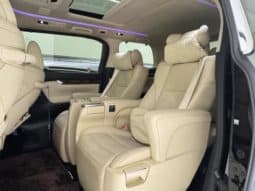 
										Toyota Vellfire (II), 2022 full									