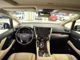 
										Toyota Vellfire (II), 2022 full									