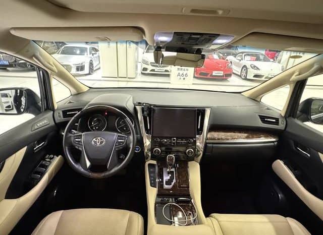 
								Toyota Vellfire (II), 2022 full									