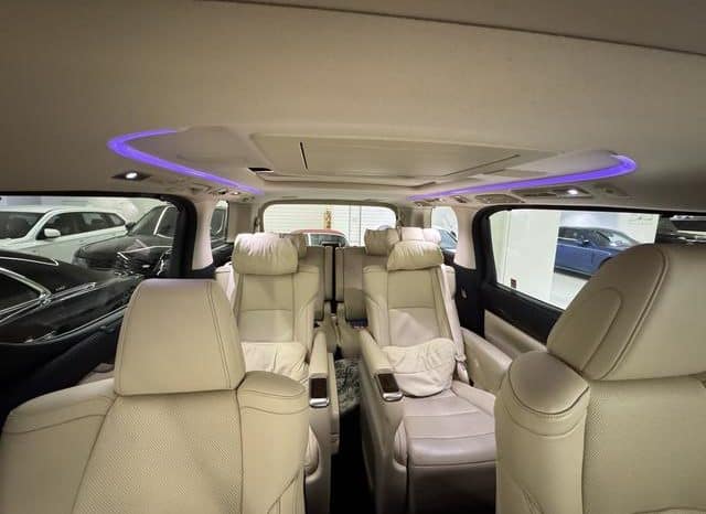 
								Toyota Vellfire (II), 2022 full									