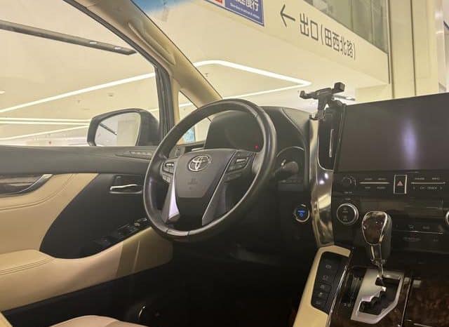 
								Toyota Vellfire (II), 2022 full									