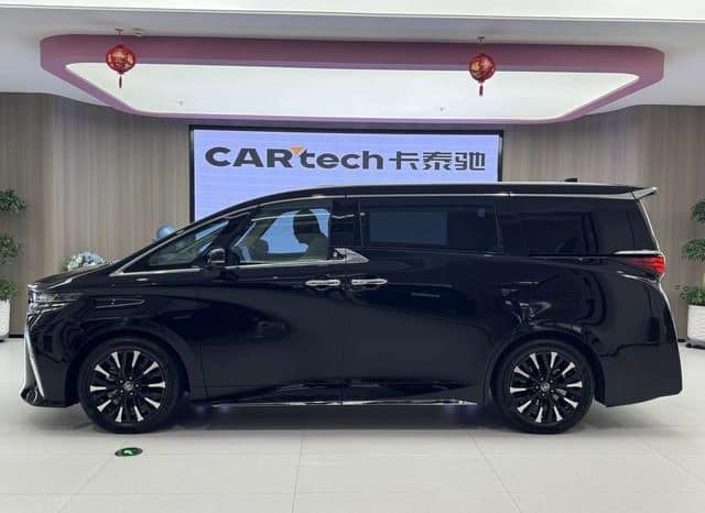 
								Toyota Vellfire (II), 2024 full									