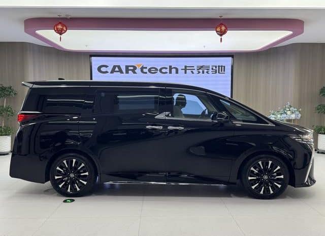
								Toyota Vellfire (II), 2024 full									