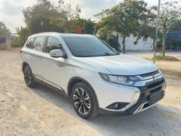 
										Mitsubishi Outlander II, 2020 full									