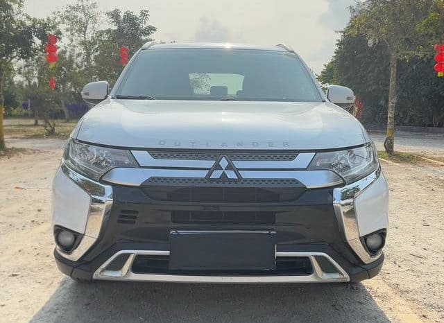 
								Mitsubishi Outlander II, 2020 full									