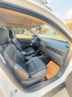 
										Mitsubishi Outlander II, 2020 full									