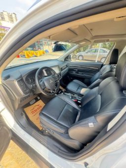 
										Mitsubishi Outlander II, 2020 full									