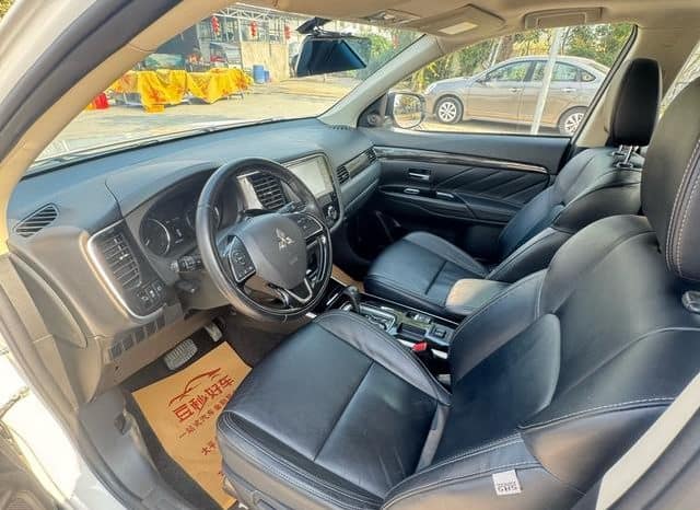 
								Mitsubishi Outlander II, 2020 full									