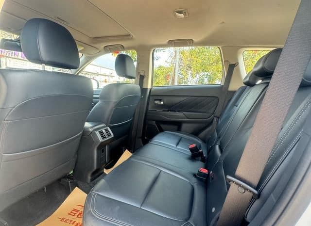 
								Mitsubishi Outlander II, 2020 full									