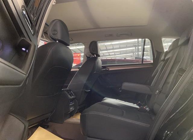 
								Volkswagen Tiguan L, 2021 full									