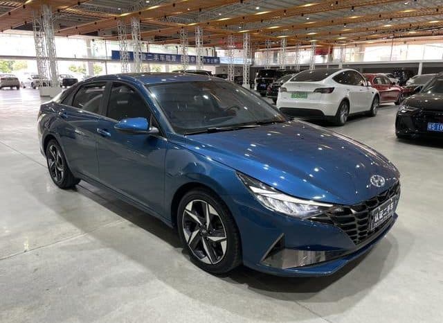 
								Hyundai Elantra (VII), 2021 full									