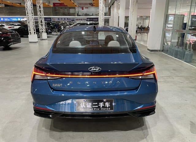 
								Hyundai Elantra (VII), 2021 full									