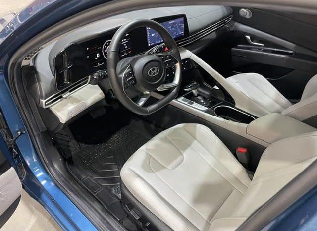 
								Hyundai Elantra (VII), 2021 full									