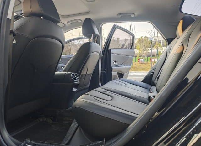 
								Hyundai Elantra (VII), 2022 full									
