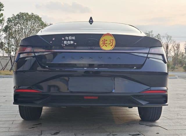 
								Hyundai Elantra (VII), 2022 full									