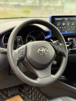 
										Toyota C-HR, 2020 full									
