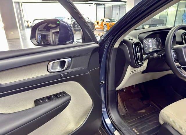 
								Volvo XC40, 2020 full									