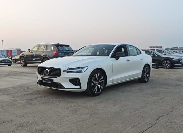 67dcff8b4af9e Volvo S60, 2023