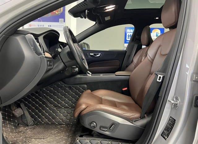 
								Volvo XC60, 2022 full									