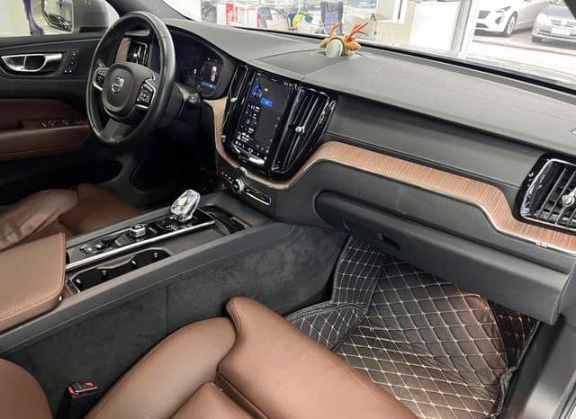 
								Volvo XC60, 2022 full									