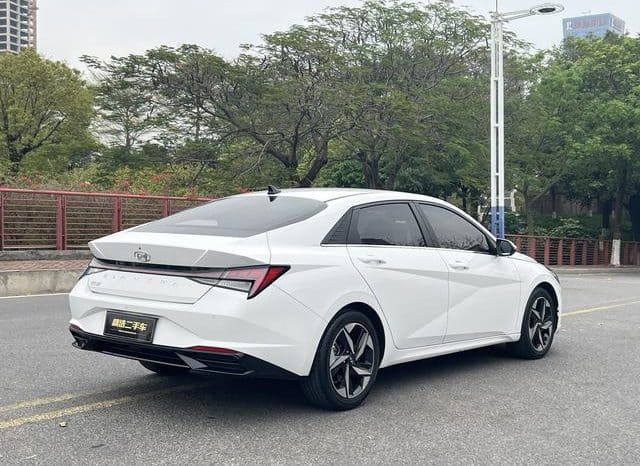 
								Hyundai Elantra (VII), 2021 full									