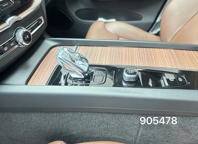 
								Volvo XC60, 2024 full									