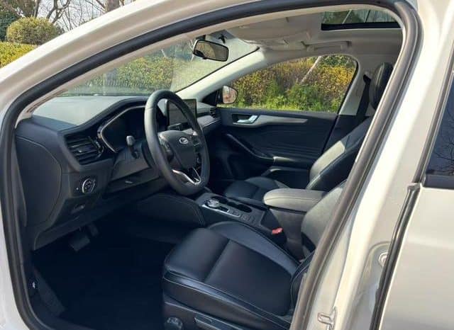 
								Ford Focus, 2022 full									
