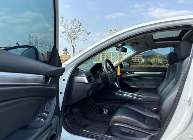 
								Honda Accord, 2020 full									